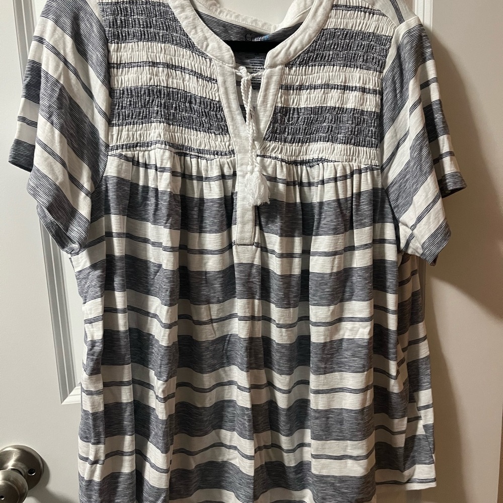 Croft & Barrow White and Gray Smocked Blouse with Mandarin Collar